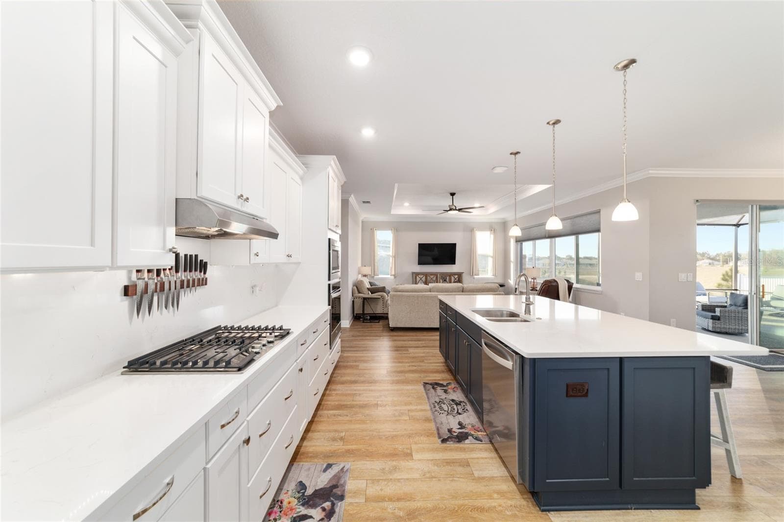 Matching quartz backsplash - 10453 SW 99TH LN, OCALA