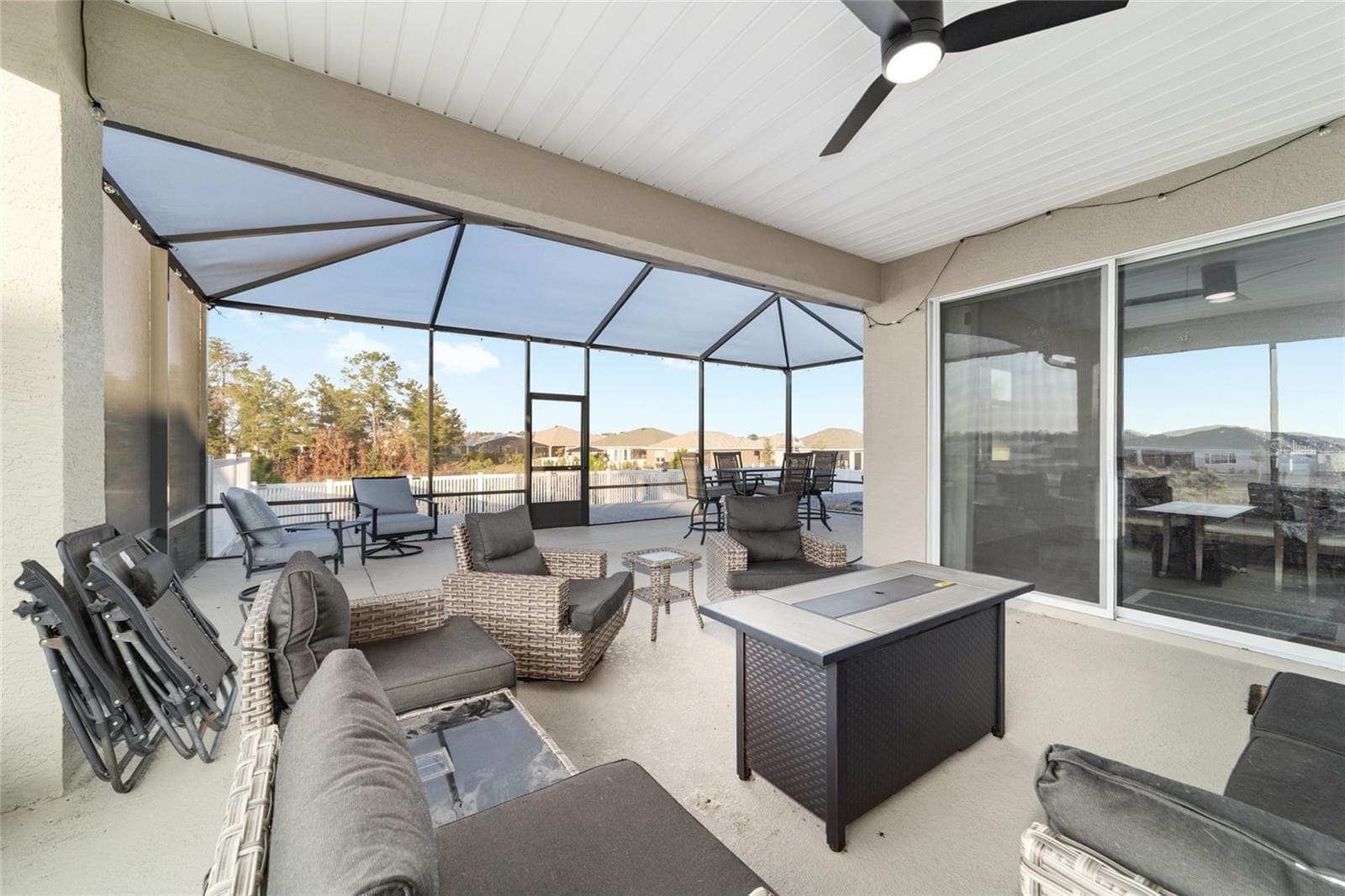 Added Birdcage - 10453 SW 99TH LN, OCALA