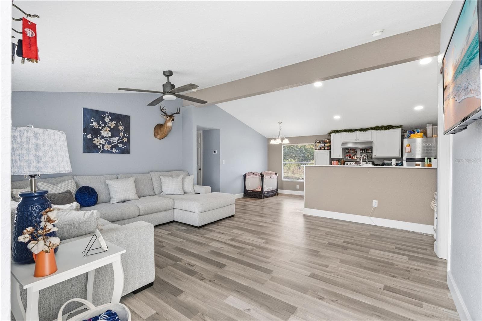 Manufactured Home at 10810 SPORTSMAN TRL, LAKELAND, photo 3 of 30