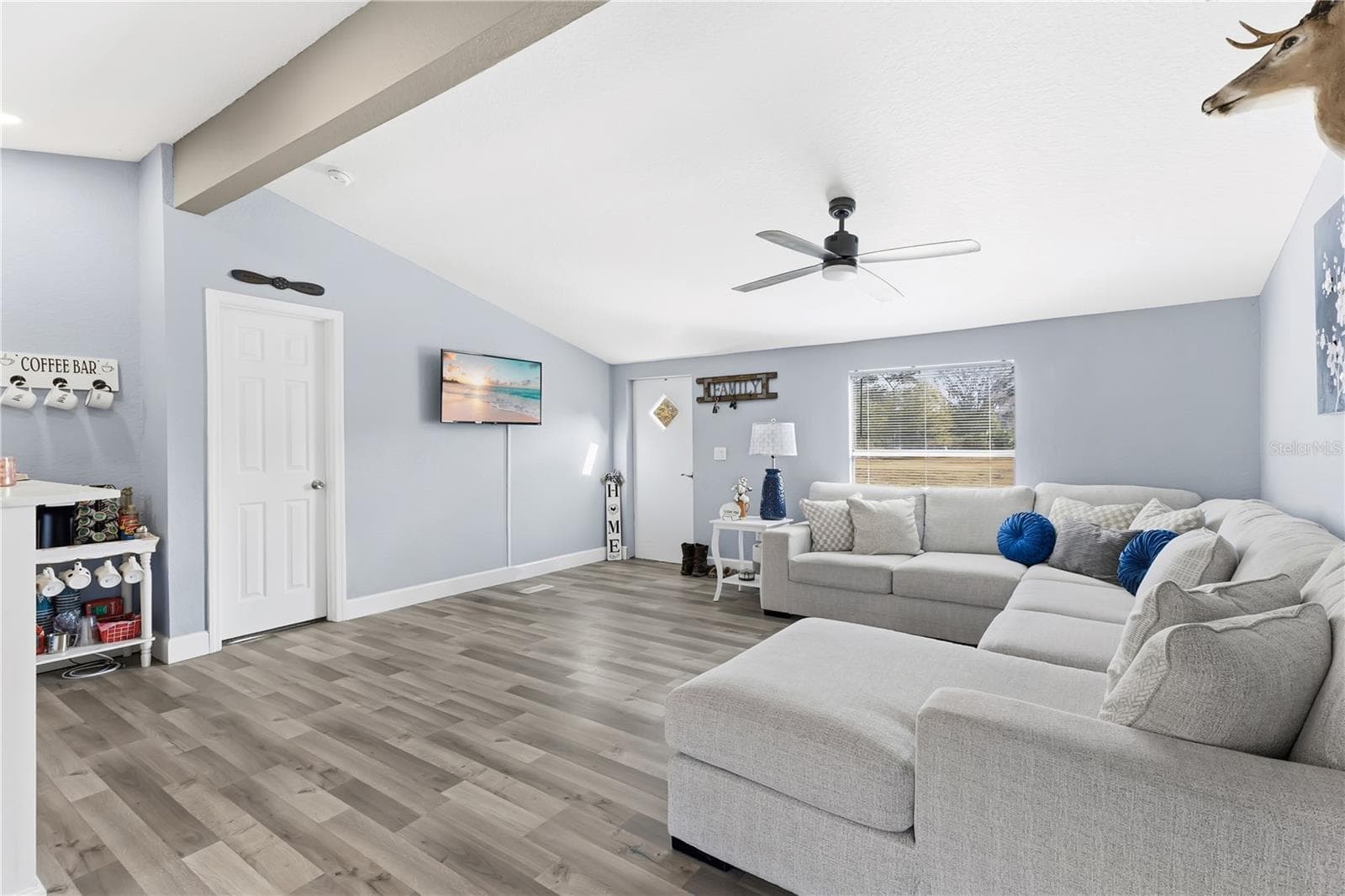 Manufactured Home at 10810 SPORTSMAN TRL, LAKELAND, photo 5 of 30