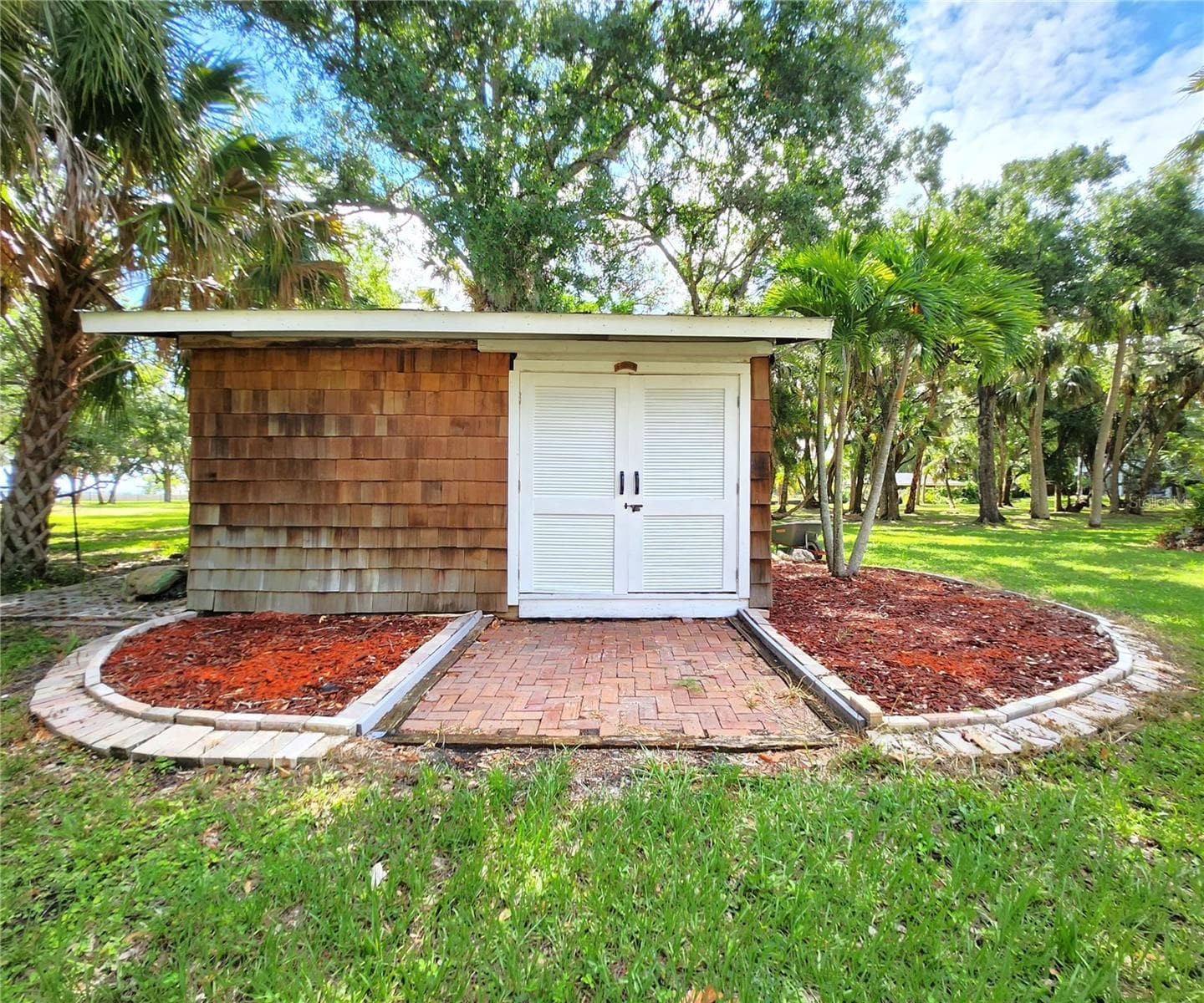 Shed - 102 17TH ST NE, BRADENTON