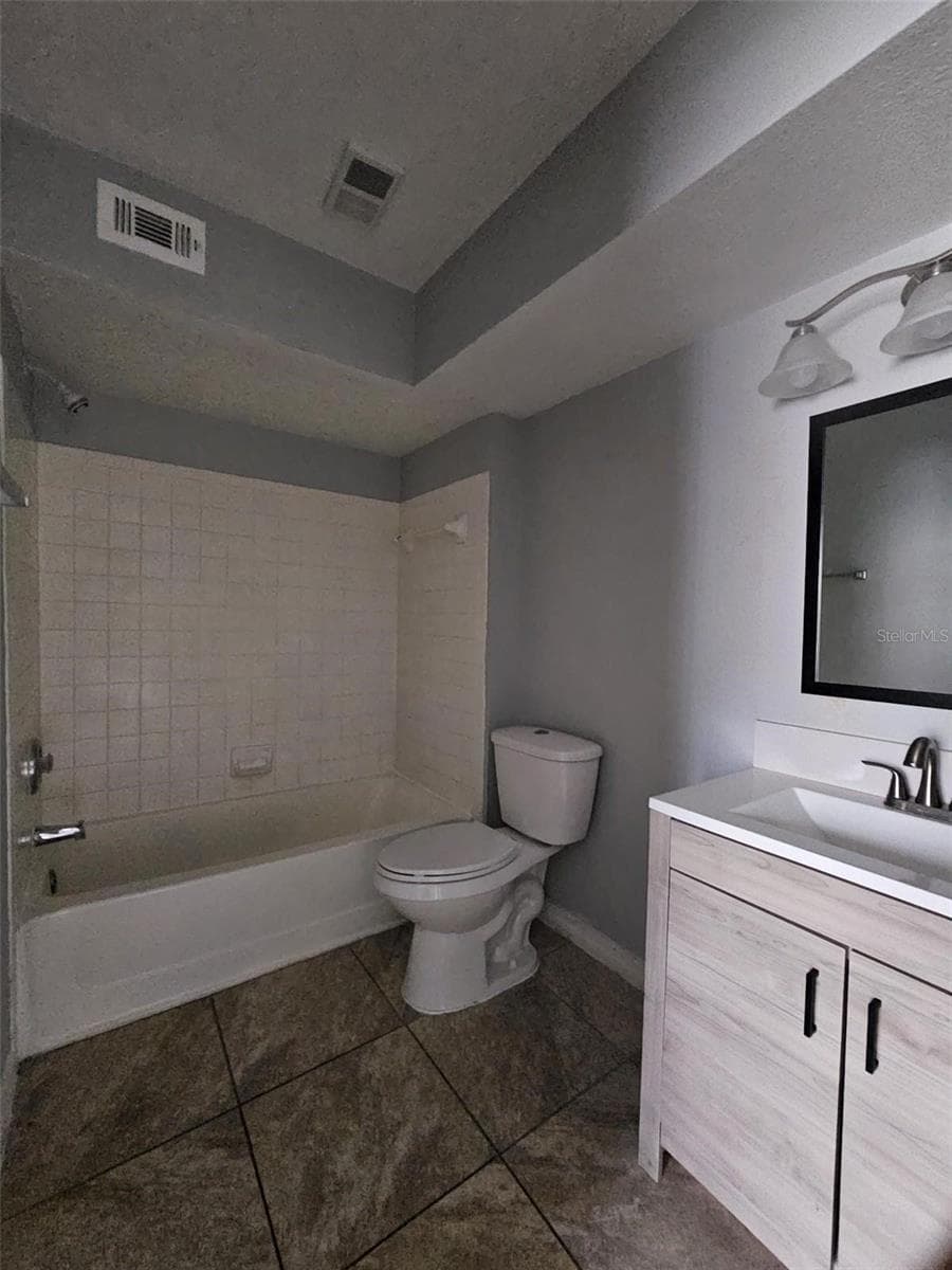 Condominium at 4532 COMMANDER DR #2122, ORLANDO, photo 7 of 13