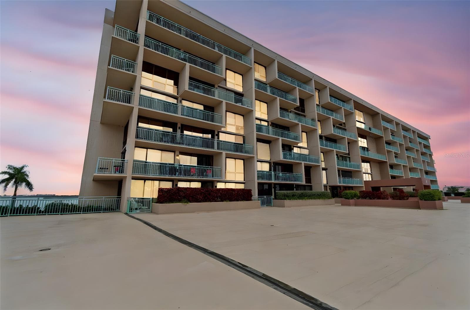 Condominium at 1 KEY CAPRI #101E, TREASURE ISLAND, photo 2 of 63