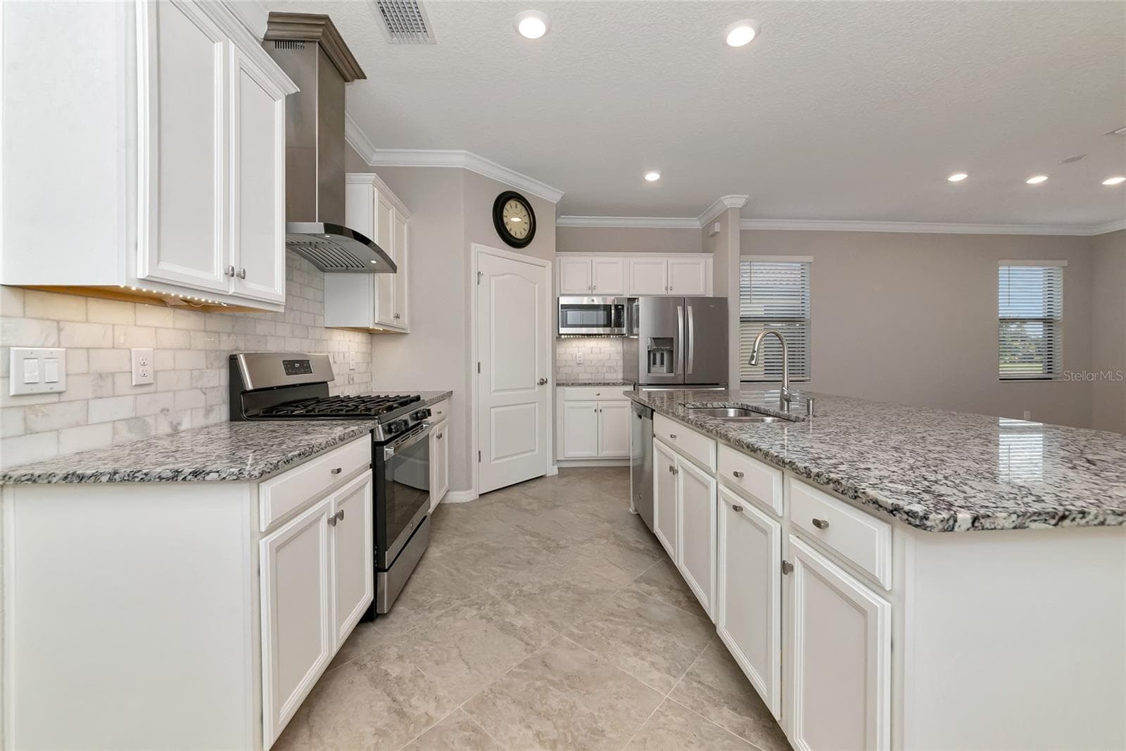 Single Family Residence at 10202 MARBELLA DR, BRADENTON, photo 15 of 68