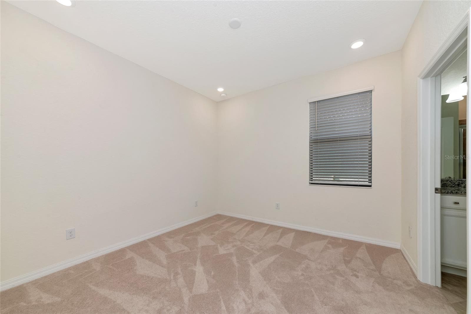 Single Family Residence at 10202 MARBELLA DR, BRADENTON, photo 31 of 68