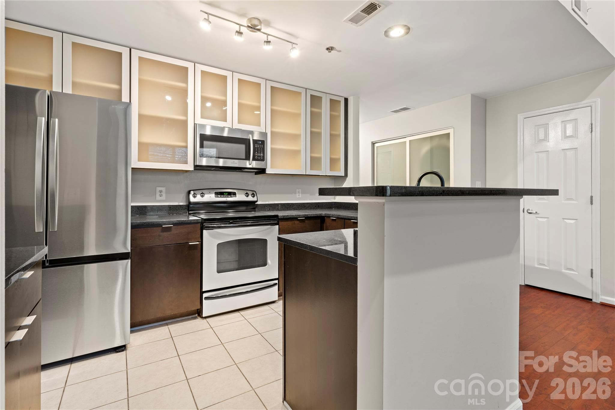 Condominium at Charlotte, photo 6 of 31