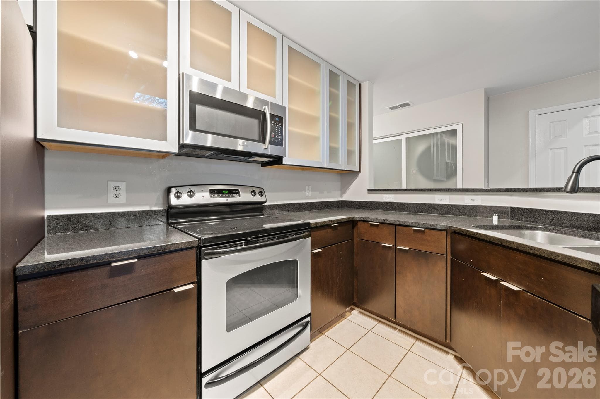 Condominium at Charlotte, photo 7 of 31