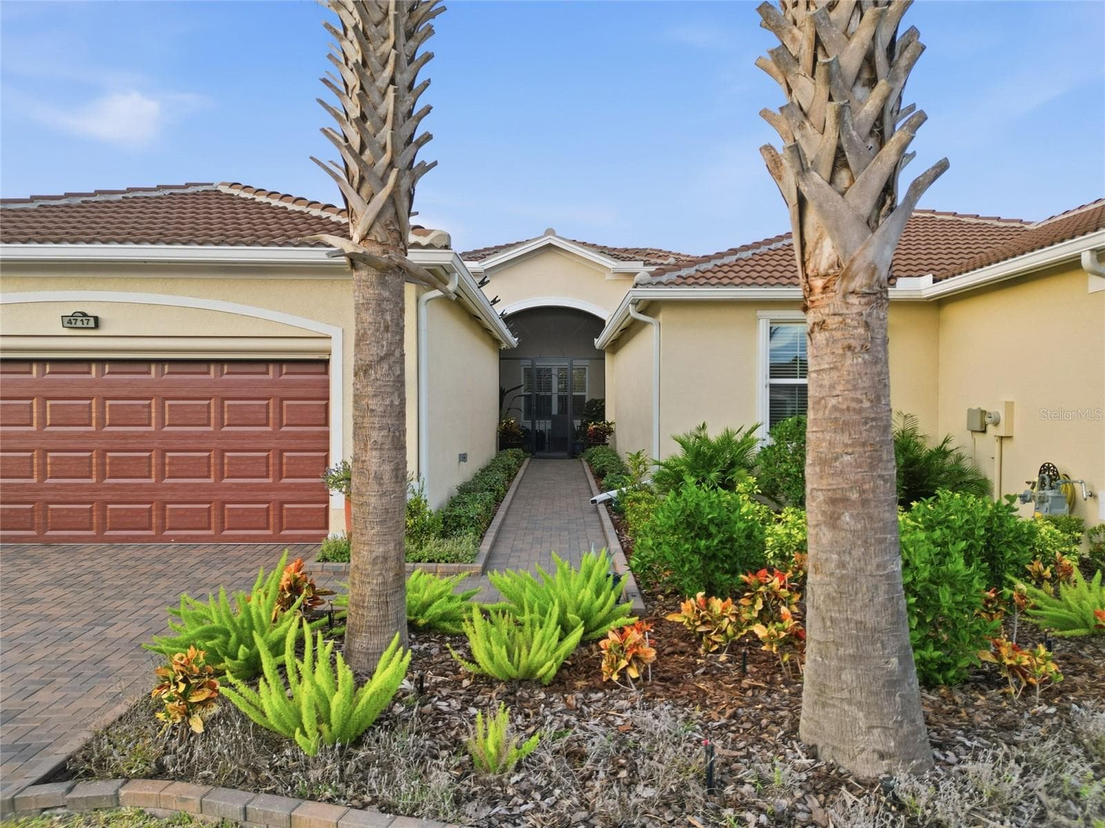 Villa at 4717 AVILA LAKES DR, WIMAUMA, photo 2 of 32