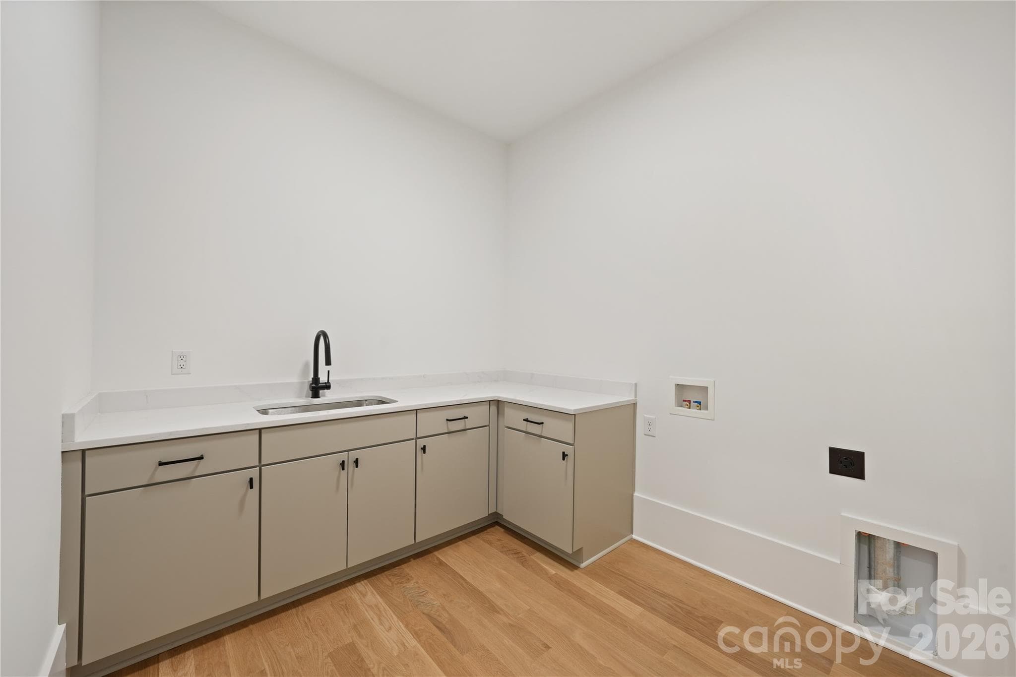 Laundry - 1511 Waverly Avenue, Charlotte