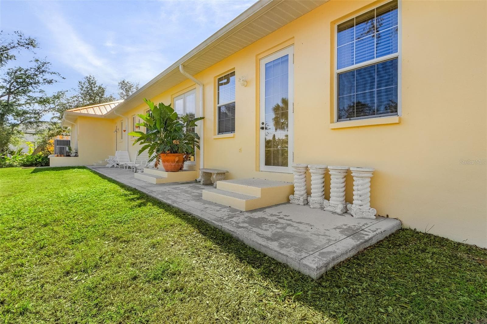 Single Family Residence at 21370 HARBORSIDE BLVD, PORT CHARLOTTE, photo 33 of 41