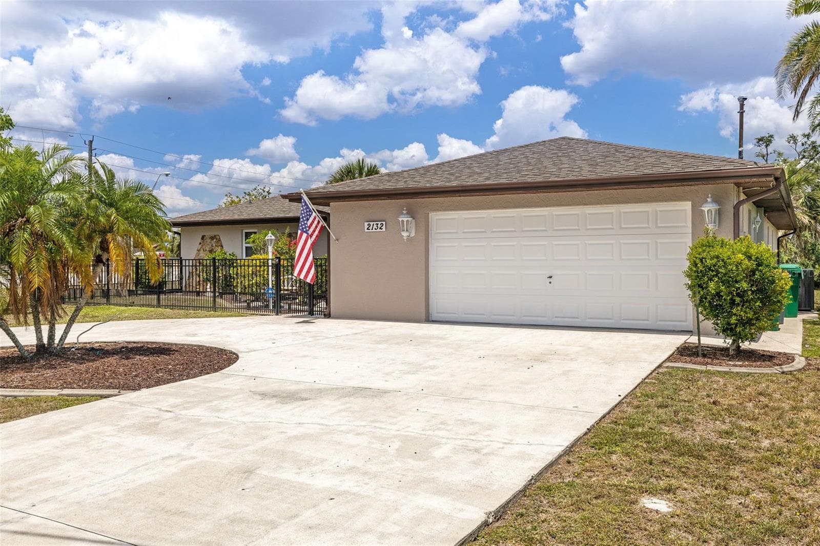 Oversized Garage 470' sq ft - 2132 ABSCOTT ST, PORT CHARLOTTE