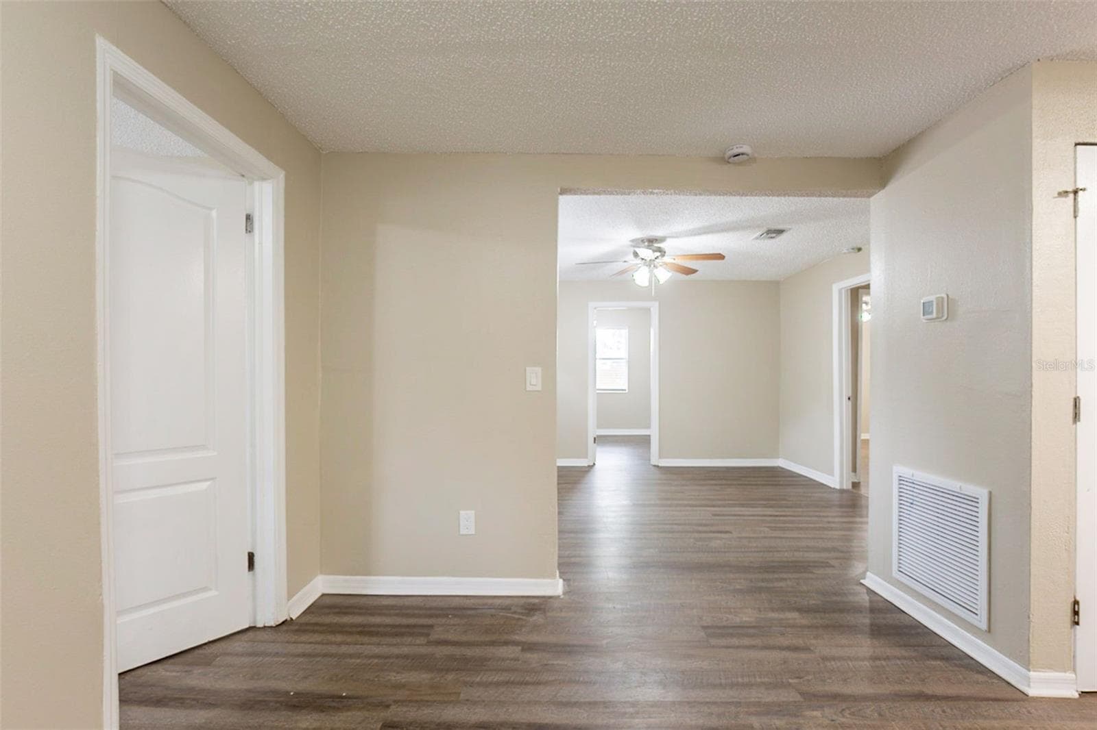 Single Family Residence at 2115 E ELLICOTT ST, TAMPA, photo 8 of 32