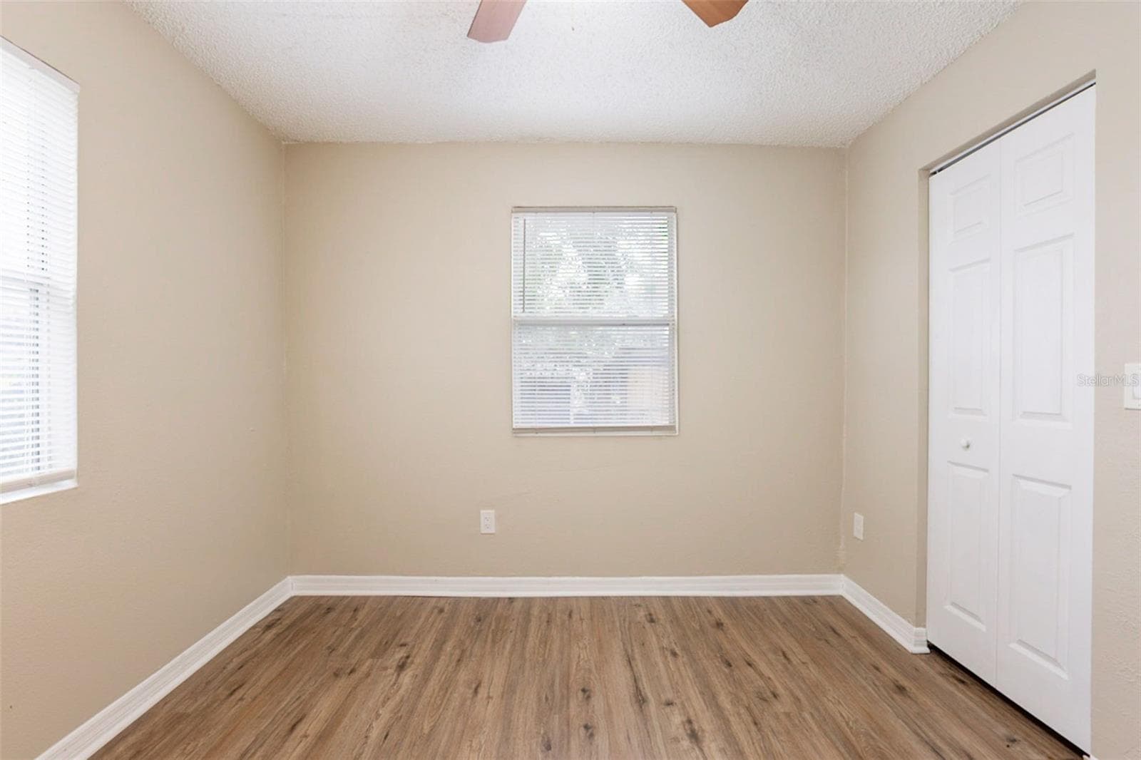 Single Family Residence at 2115 E ELLICOTT ST, TAMPA, photo 24 of 32