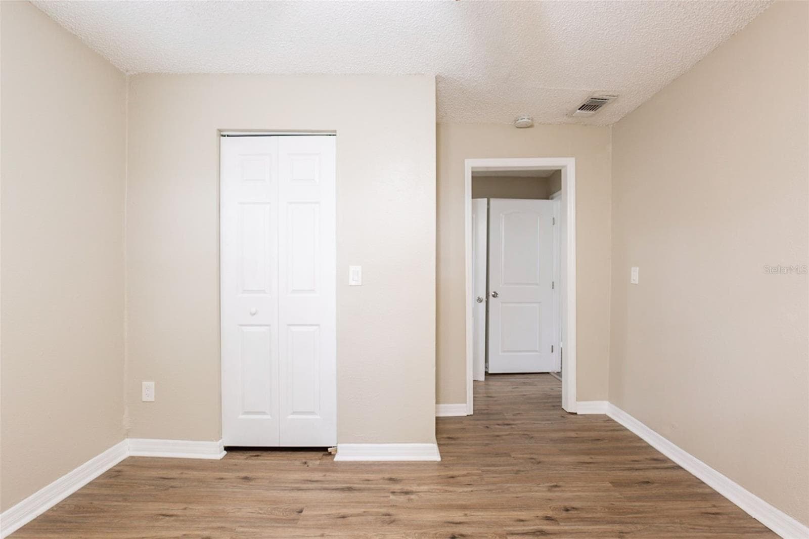 Single Family Residence at 2115 E ELLICOTT ST, TAMPA, photo 25 of 32