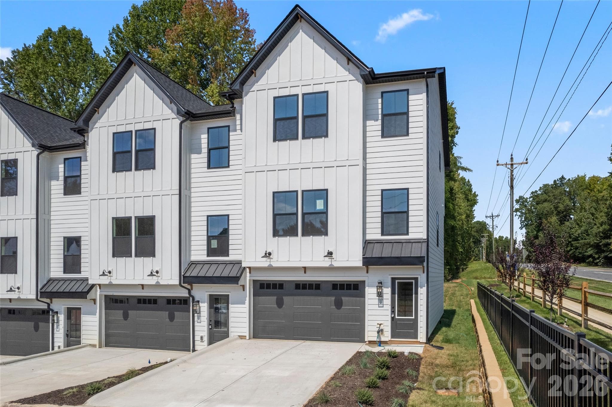 Townhouse at 325 Yaupon Court, Fort Mill, photo 2 of 40
