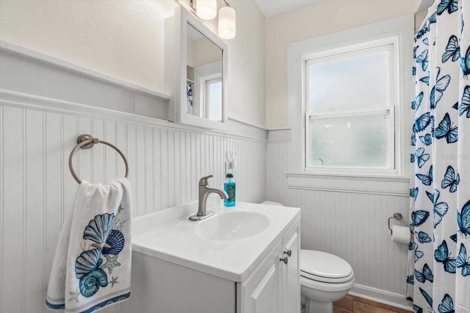 Bathroom #1 btn Owner's Suite & Bedroom #3 - 918 W SMITH ST, ORLANDO