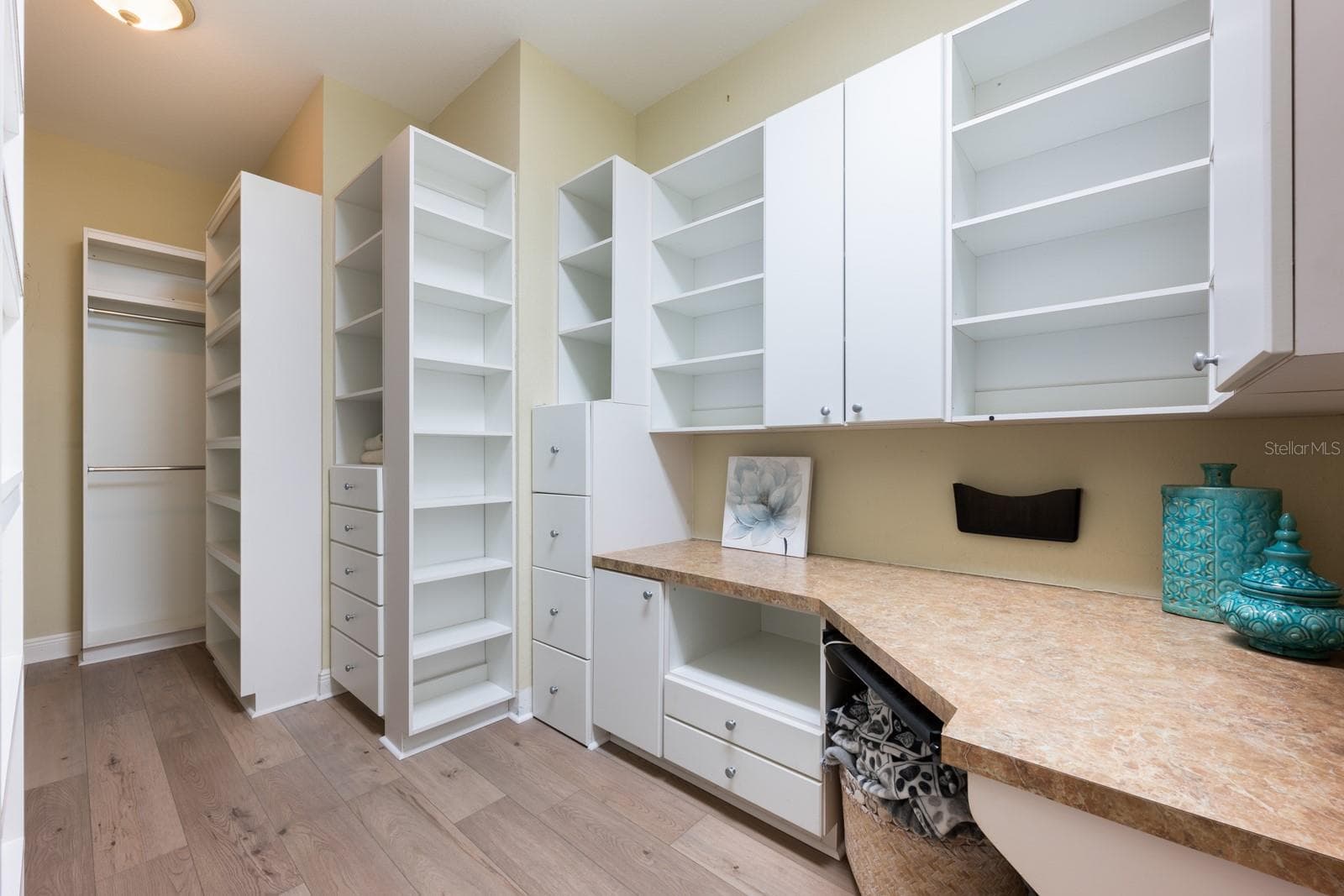 Custom owner's suite walk-in closet. - 5092 NE 81ST BLVD, WILDWOOD