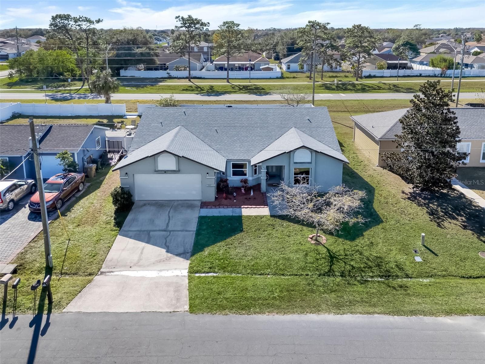 Single Family Residence at 105 DORCHESTER CT, KISSIMMEE, photo 7 of 45