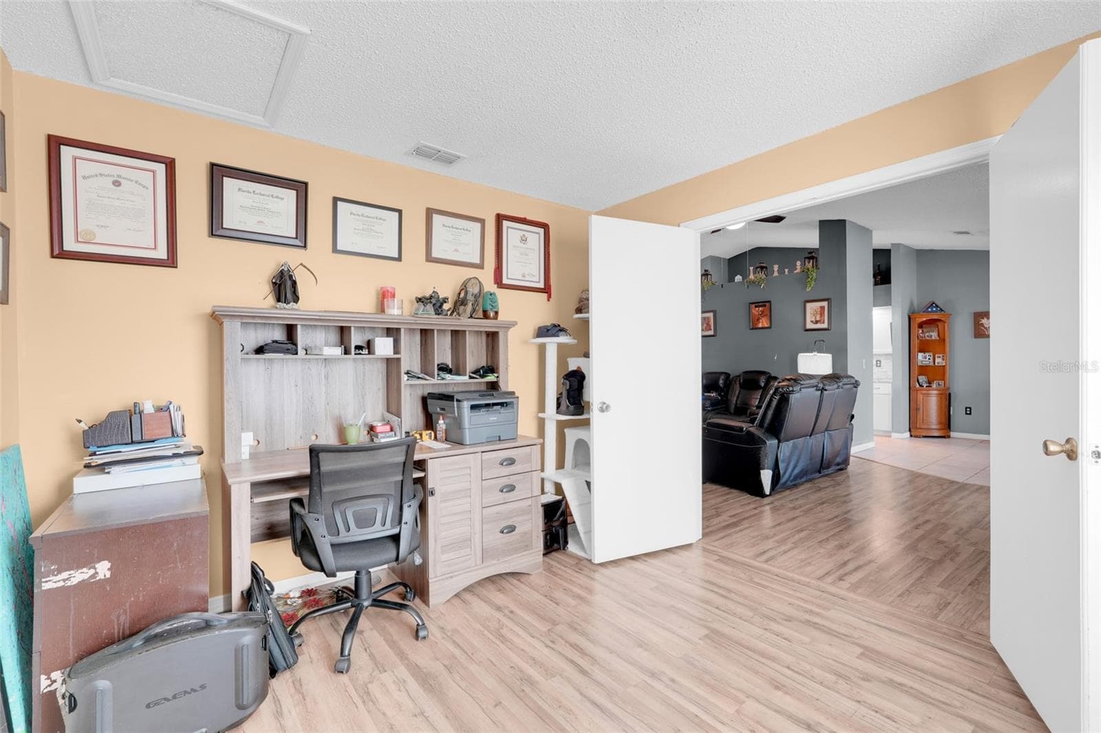 Single Family Residence at 105 DORCHESTER CT, KISSIMMEE, photo 14 of 45