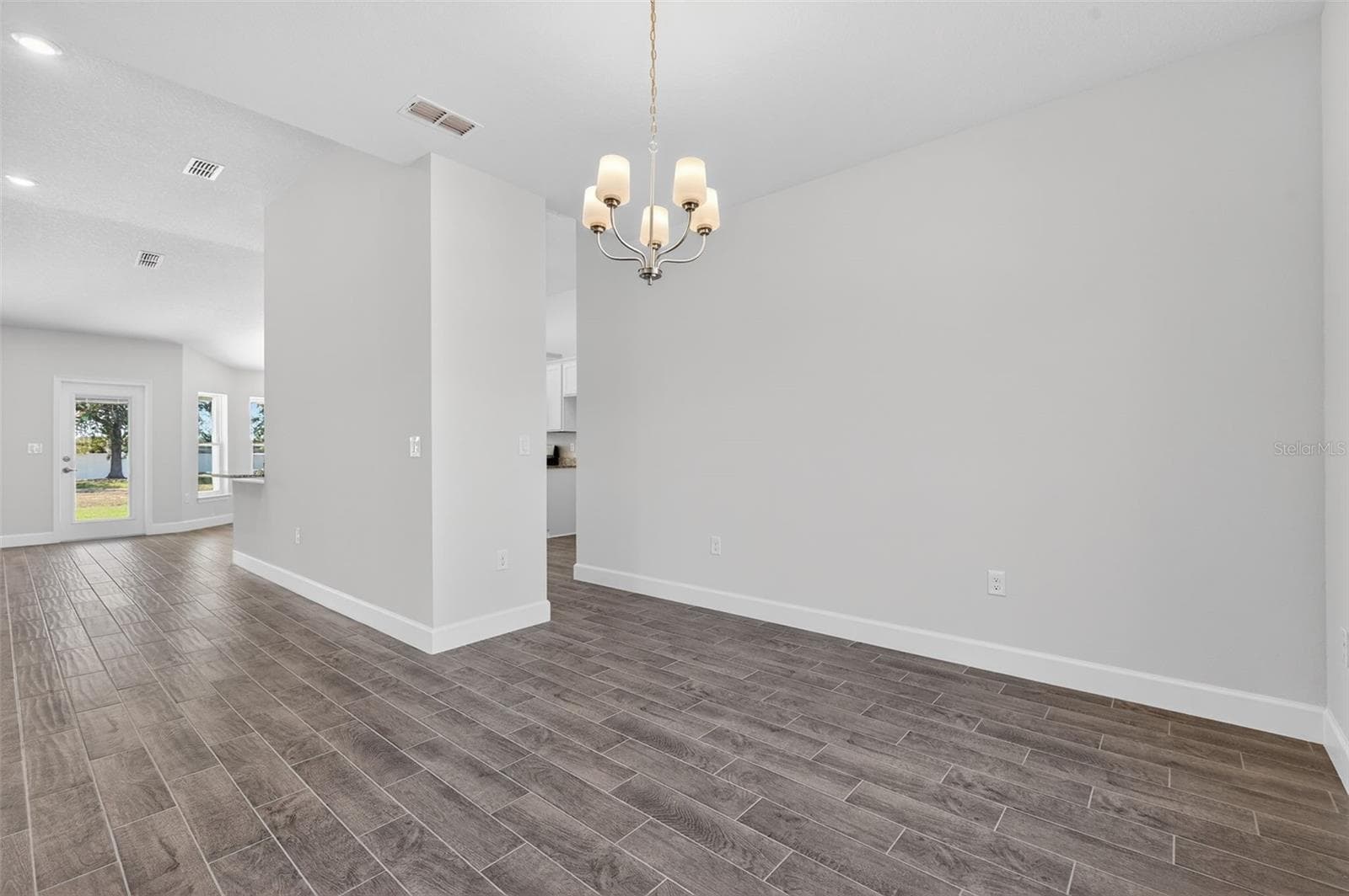 Single Family Residence at 37298 HIDDEN VIEW CIR, DADE CITY, photo 8 of 78