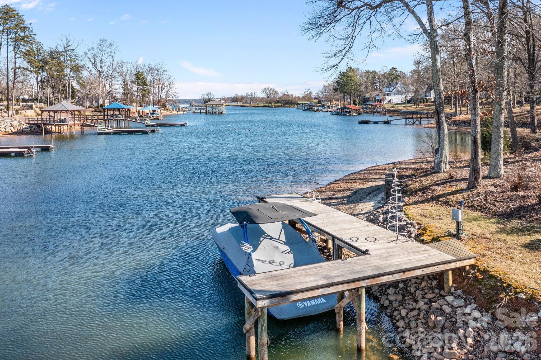 Year round cove water views - 5020 Slanting Bridge Road, Sherrills Ford