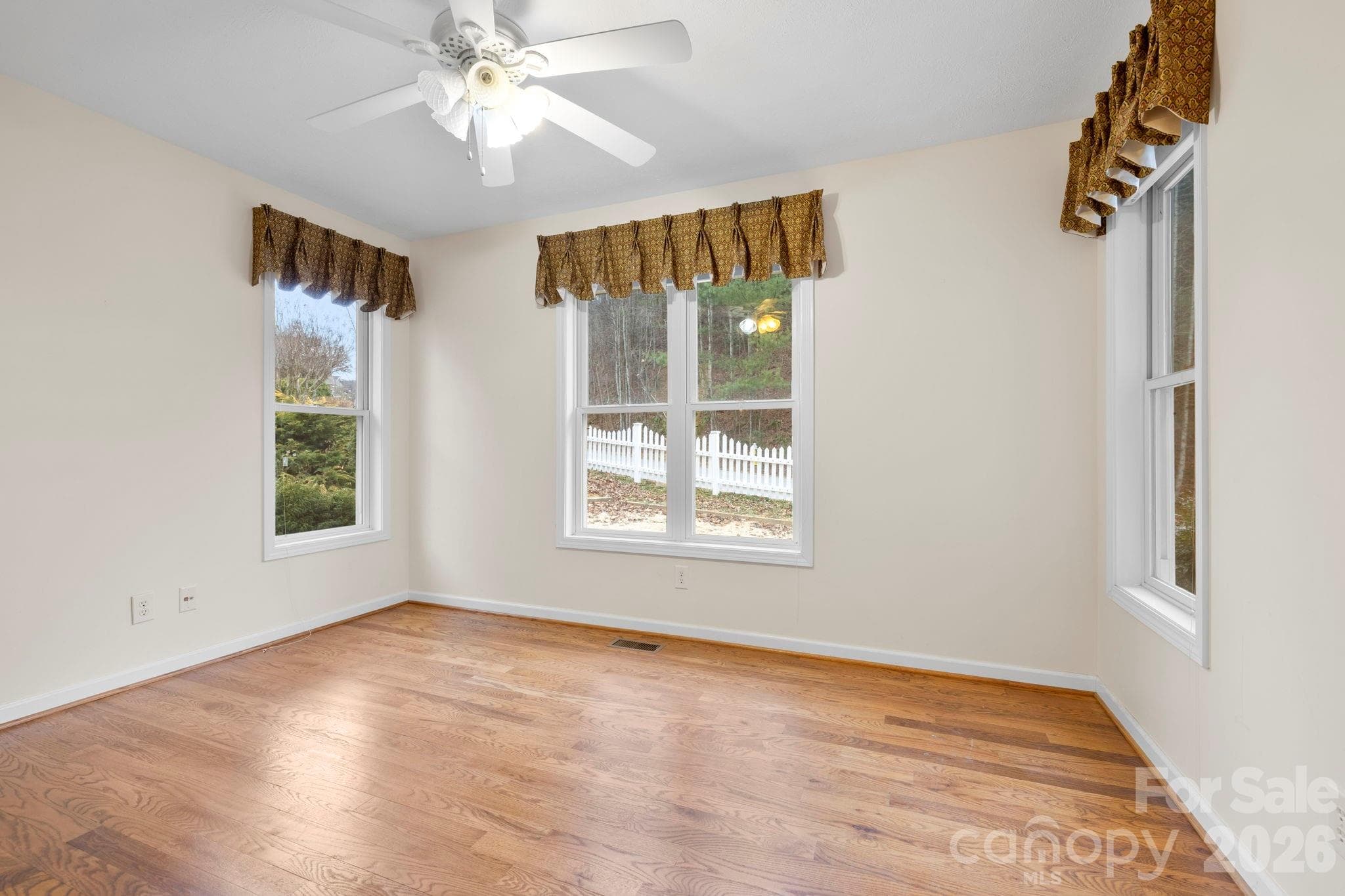 Home office on main level - 242 Carriage Summitt Way, Hendersonville