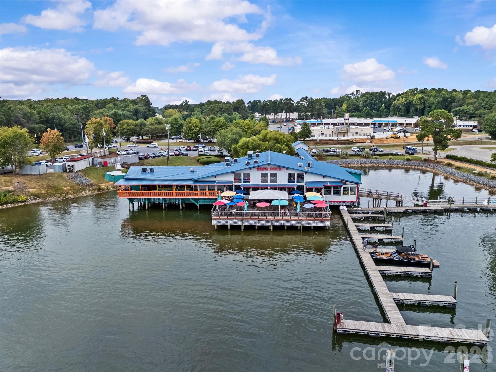 Just minutes away by boat of Morningstar Marina, Papa Doc's, Lake Wylie Marina & Drift - 6032 Headlands Court, Belmont