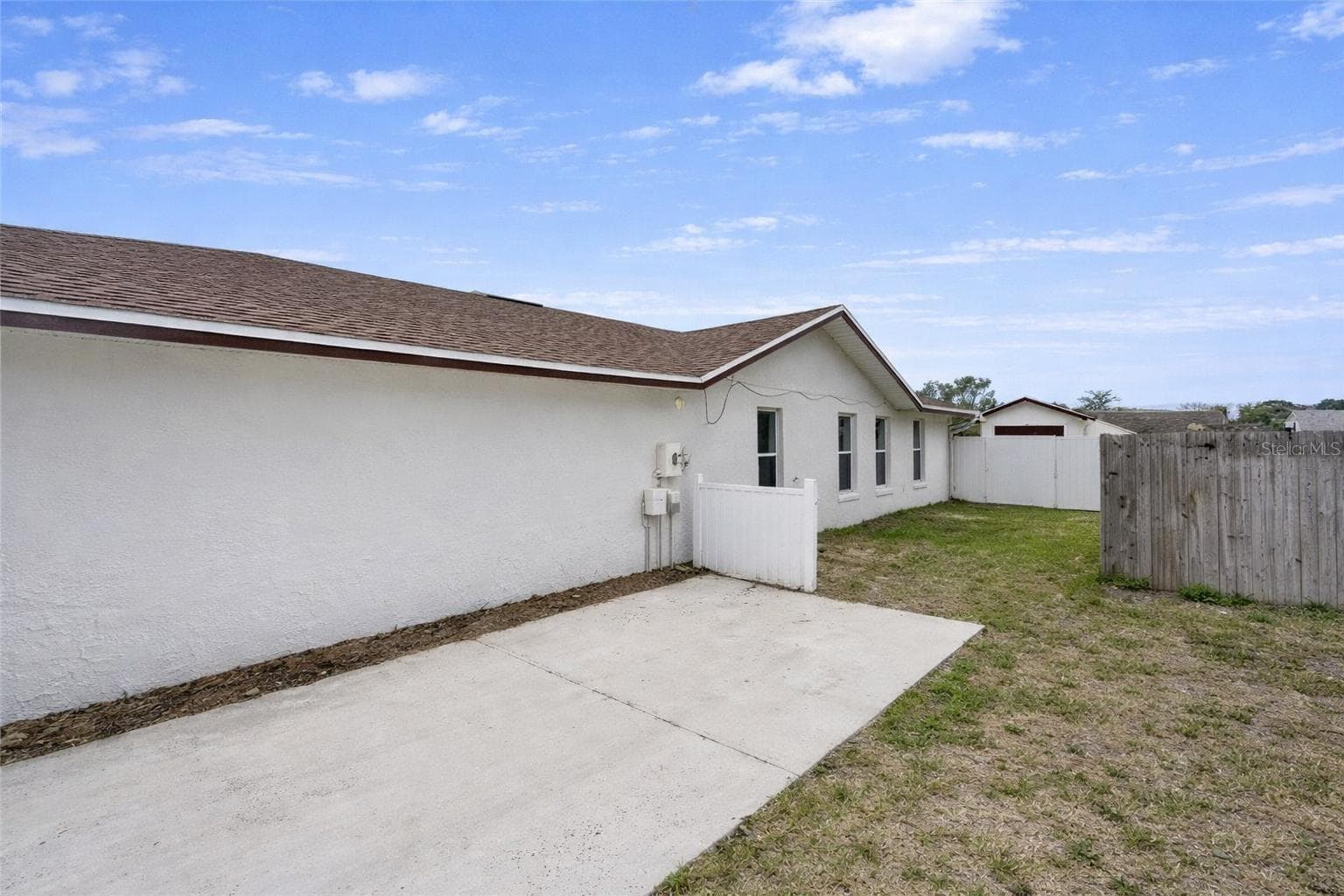 Single Family Residence at 8276 SHORT WAY, LAKELAND, photo 2 of 12