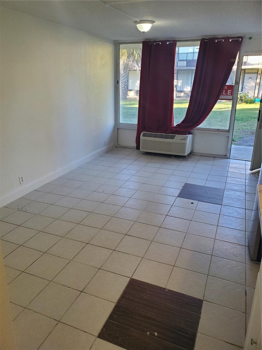 Condo - Hotel at 7900 S ORANGE BLOSSOM TRL #1120, ORLANDO, photo 15 of 17