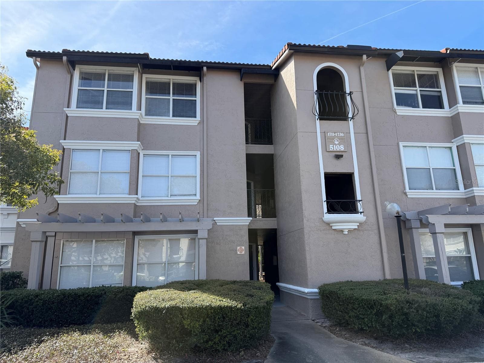 Condominium at 5108 CONROY RD #1713, ORLANDO, photo 2 of 33