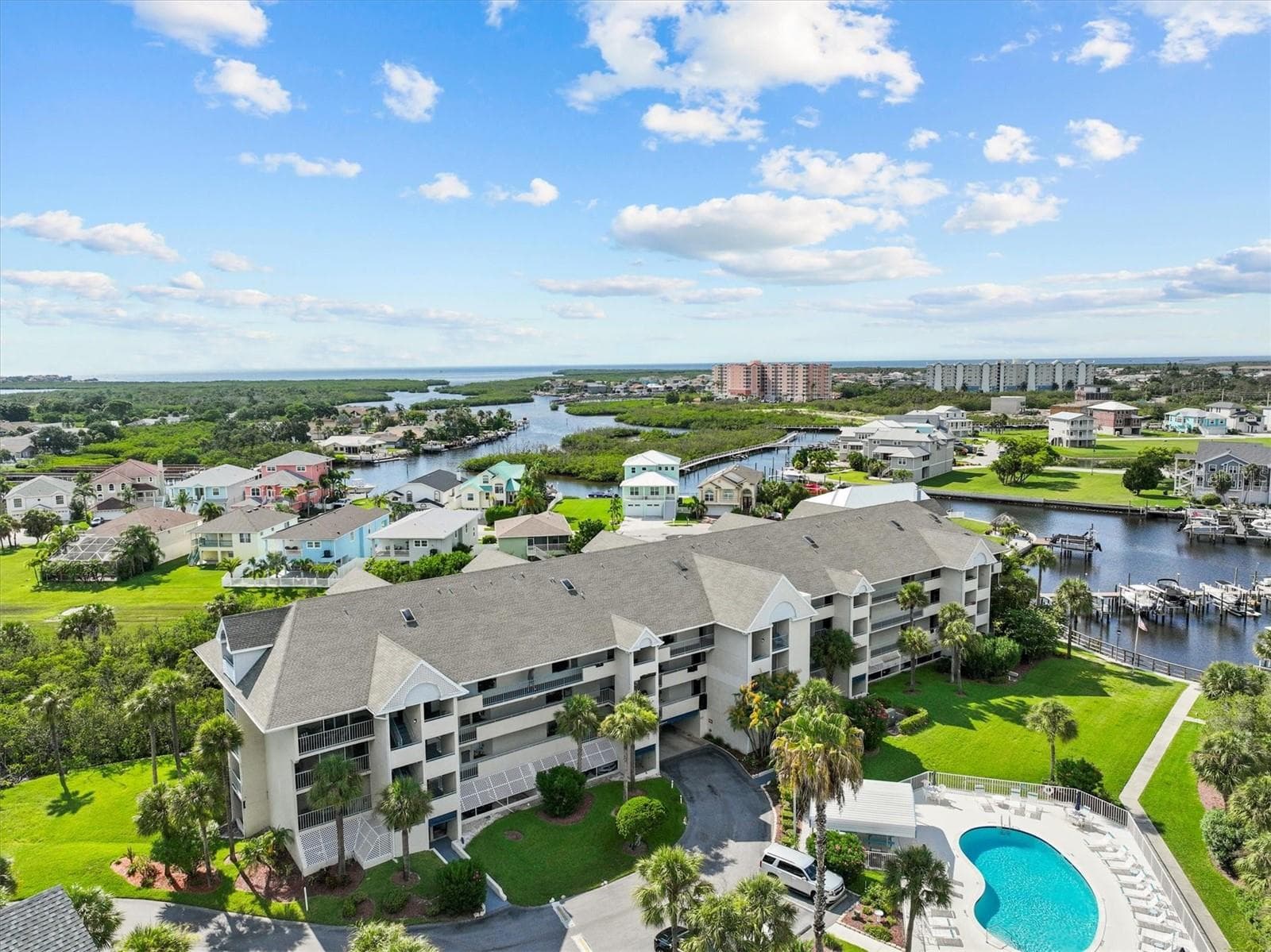Condominium at 5537 SEA FOREST DR #307, NEW PORT RICHEY, photo 2 of 43