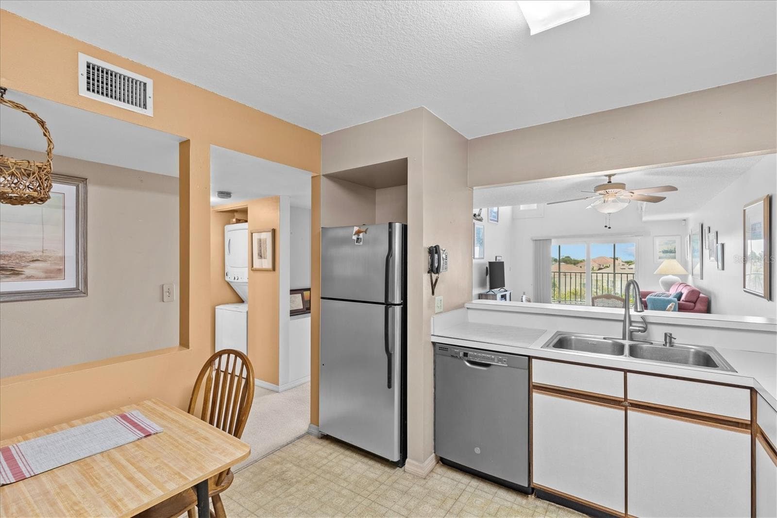 Condominium at 5537 SEA FOREST DR #307, NEW PORT RICHEY, photo 18 of 43