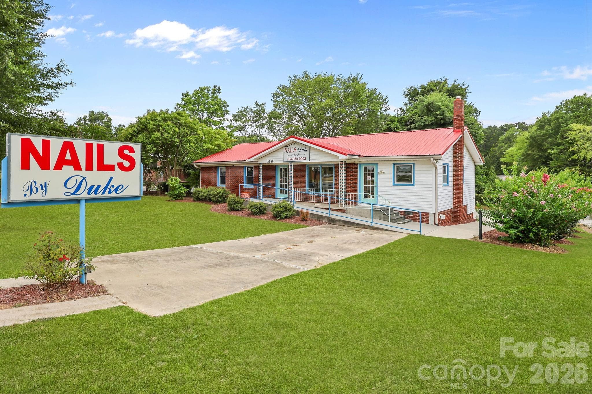LOCATION!! Corner lot. - Kannapolis