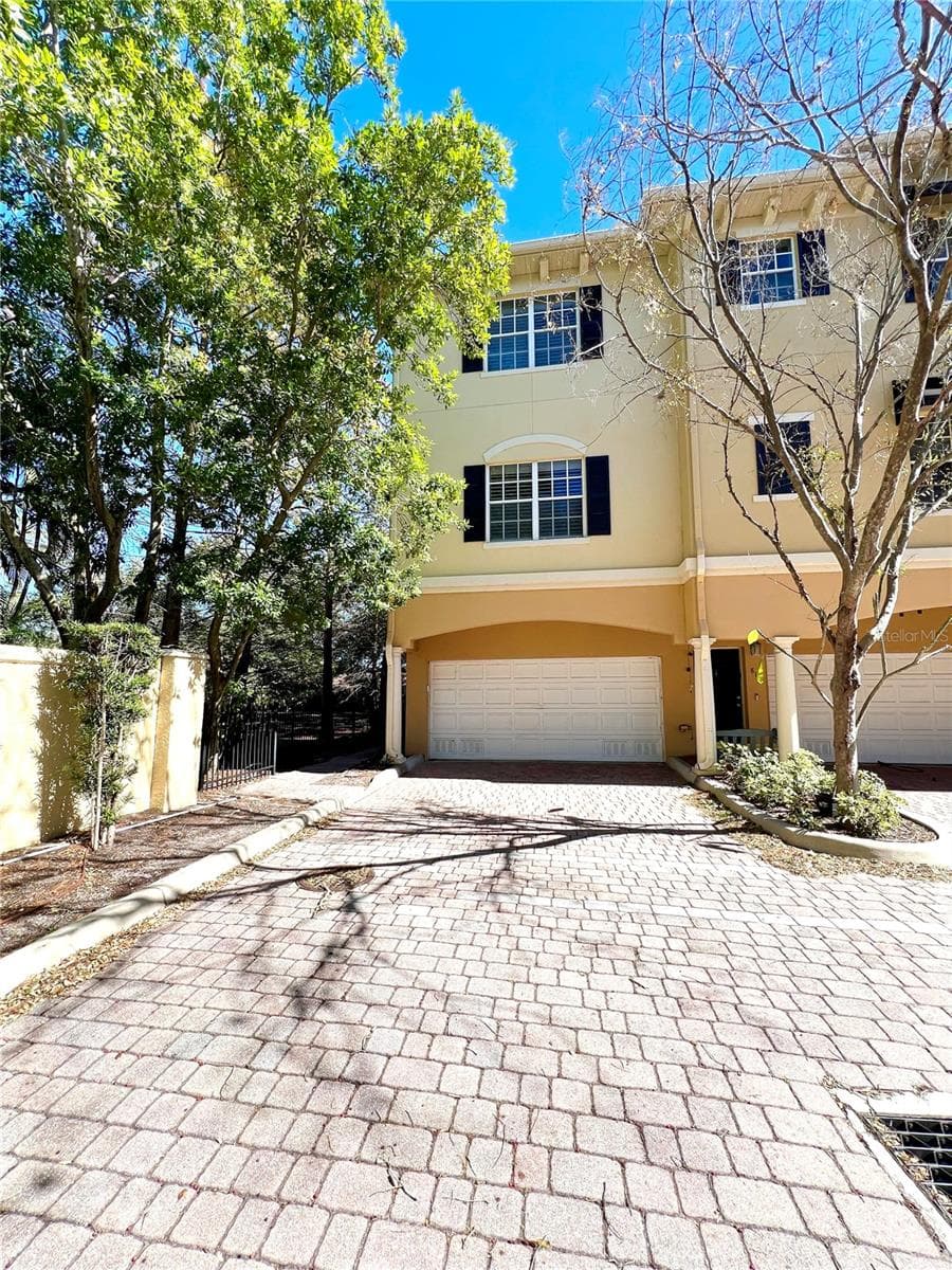 Townhouse at 809 HARBOR OAK LN, CLEARWATER, photo 2 of 33