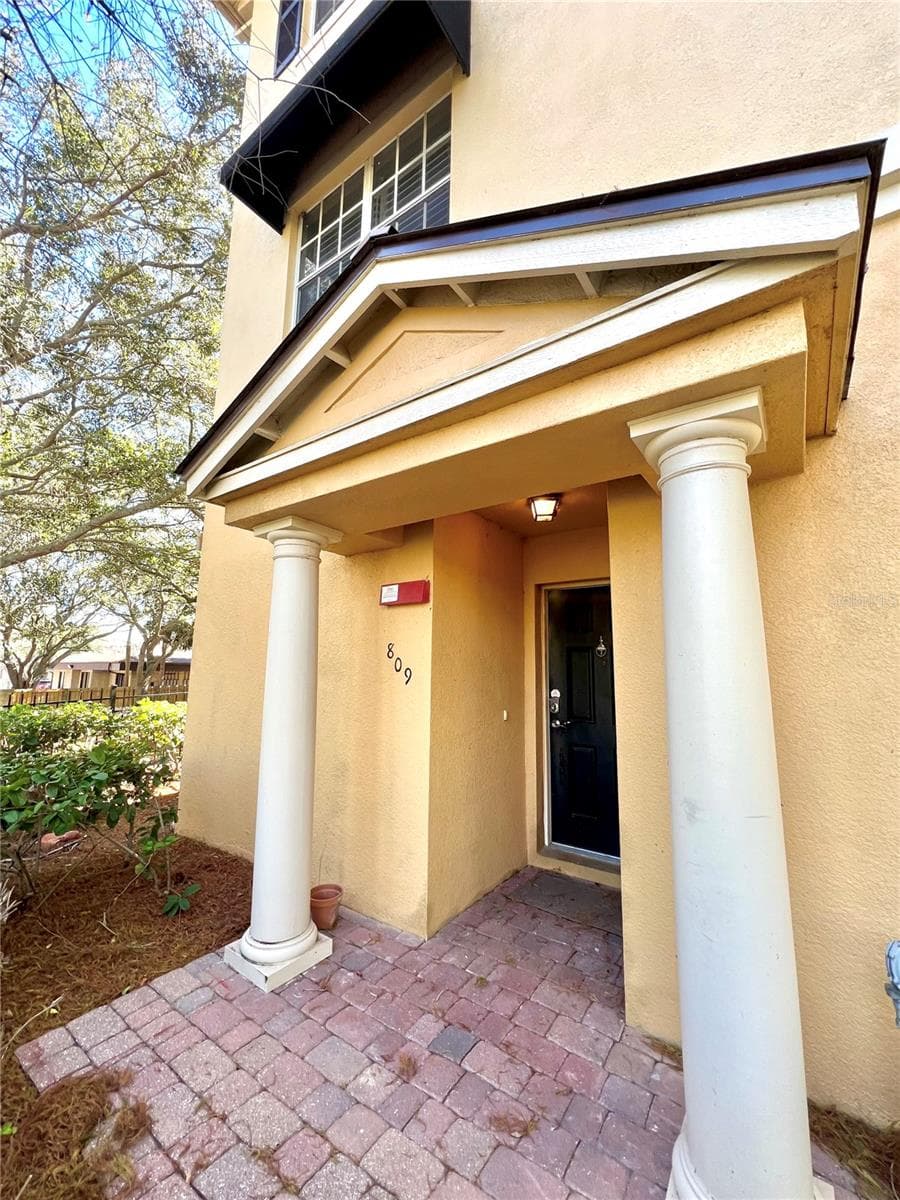 Townhouse at 809 HARBOR OAK LN, CLEARWATER, photo 4 of 33