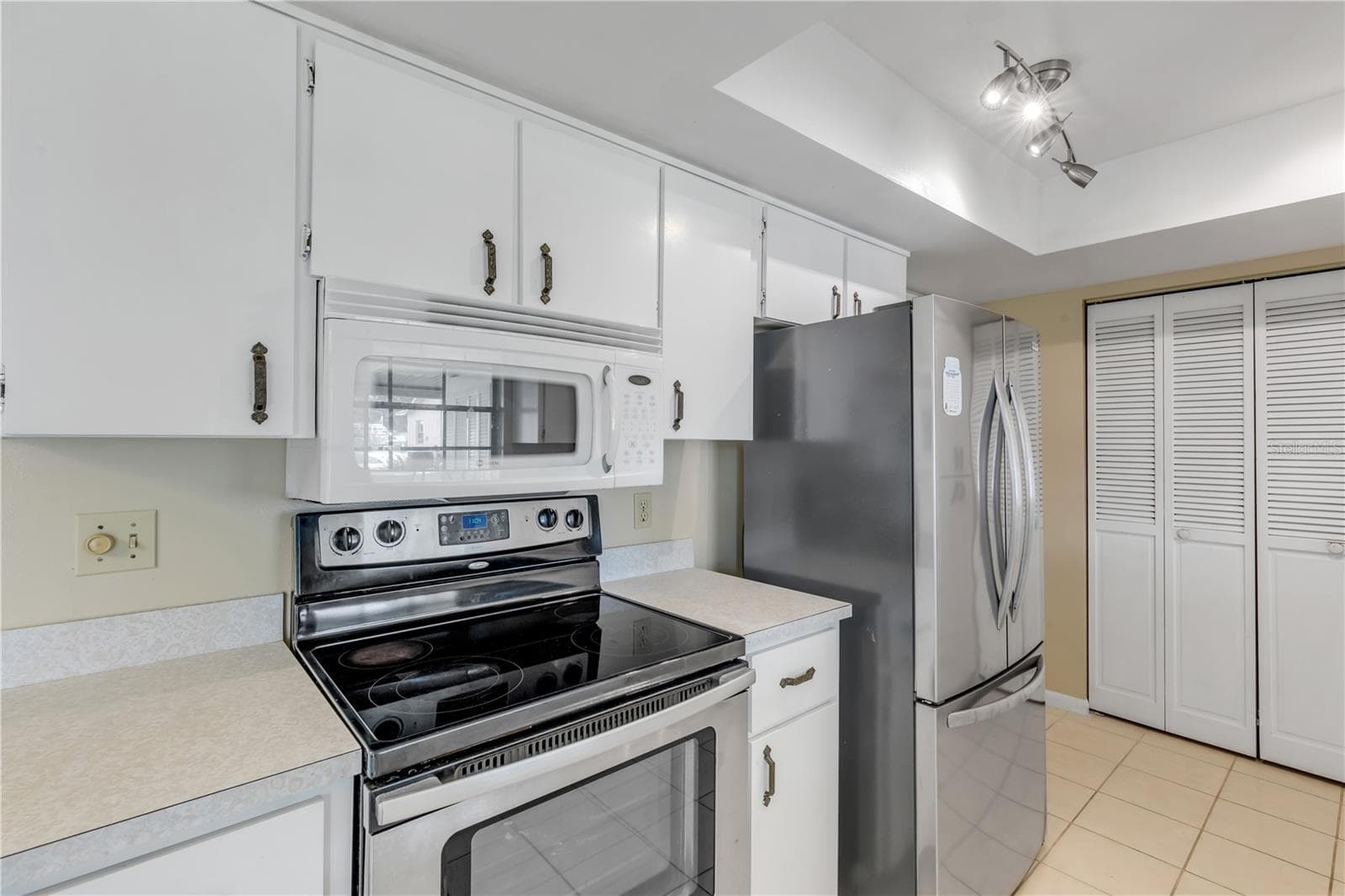 Single Family Residence at 26 LAUGHING GULL LN, EDGEWATER, photo 18 of 66