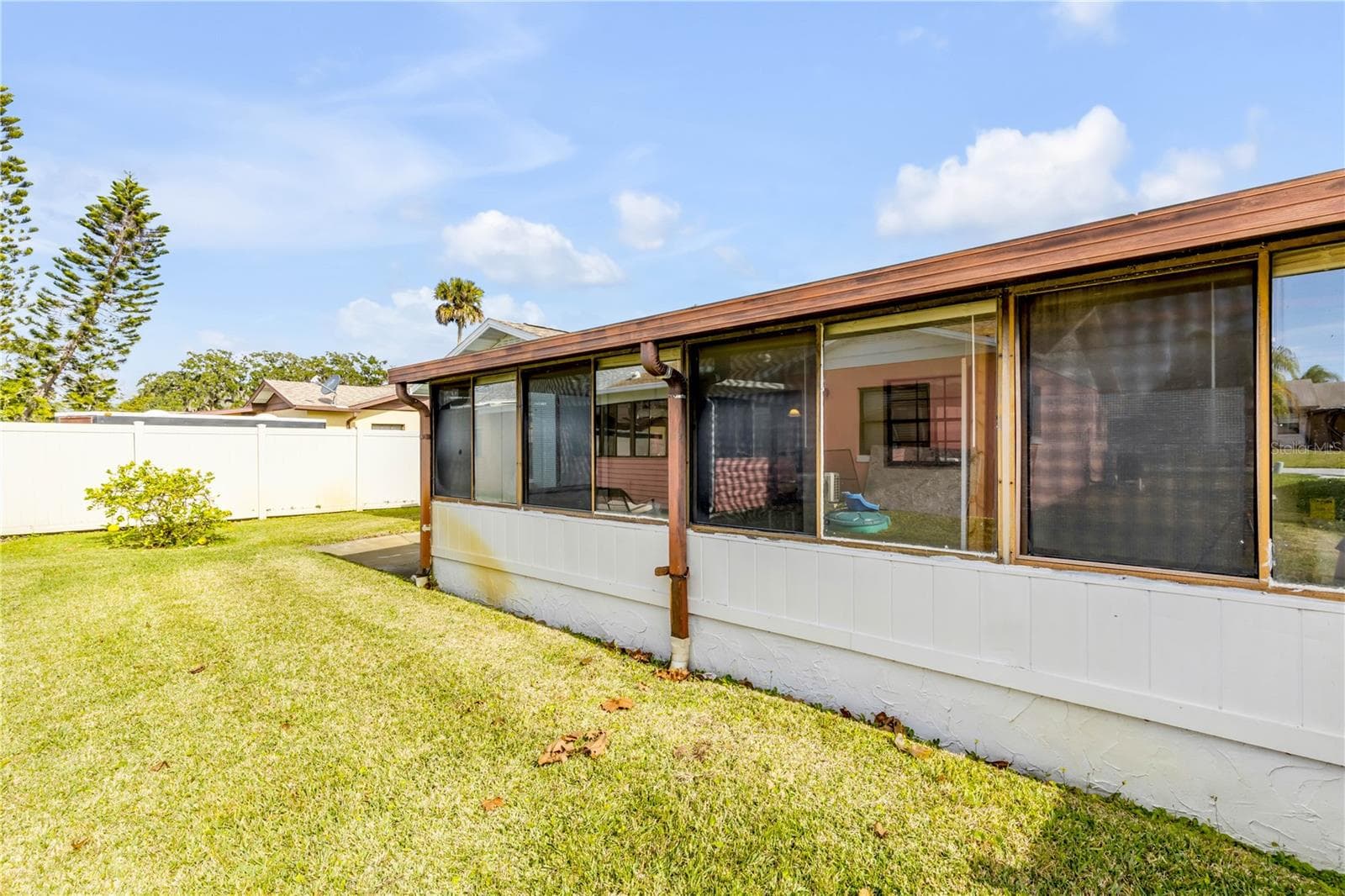 Single Family Residence at 26 LAUGHING GULL LN, EDGEWATER, photo 38 of 66