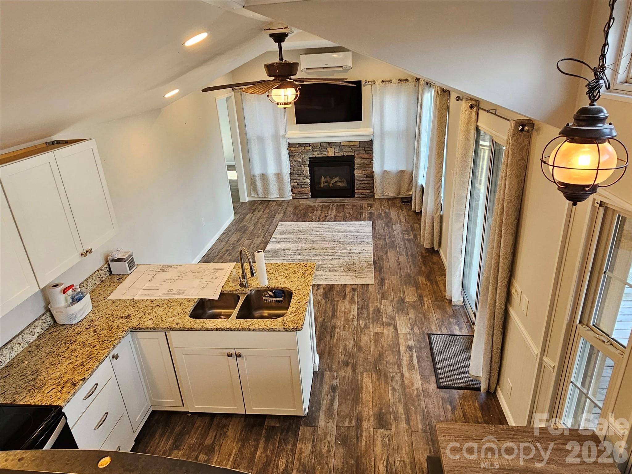 Single Family Residence at Waynesville, photo 4 of 33