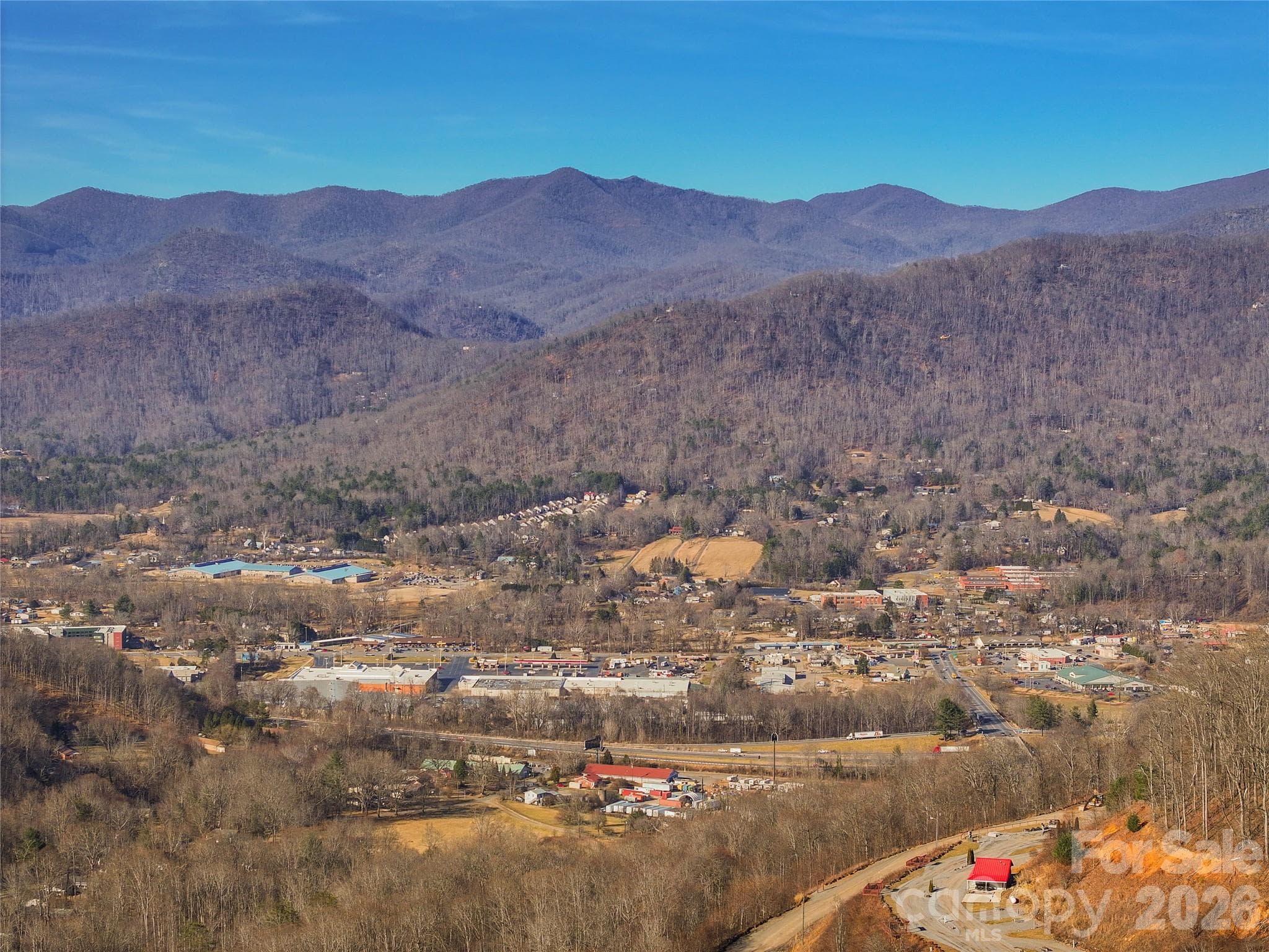 Conveniently located between Asheville and Black Mountain - 1248 Arborcrest Way, Swannanoa