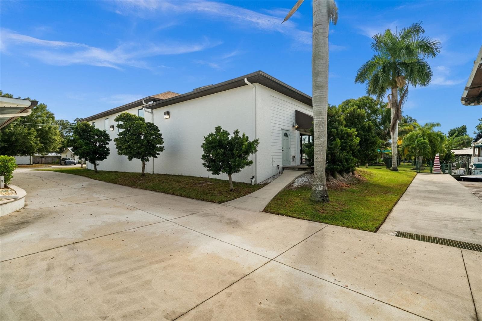 Single Family Residence at 2129 W TOBAGO CIR, FORT MYERS, photo 39 of 68