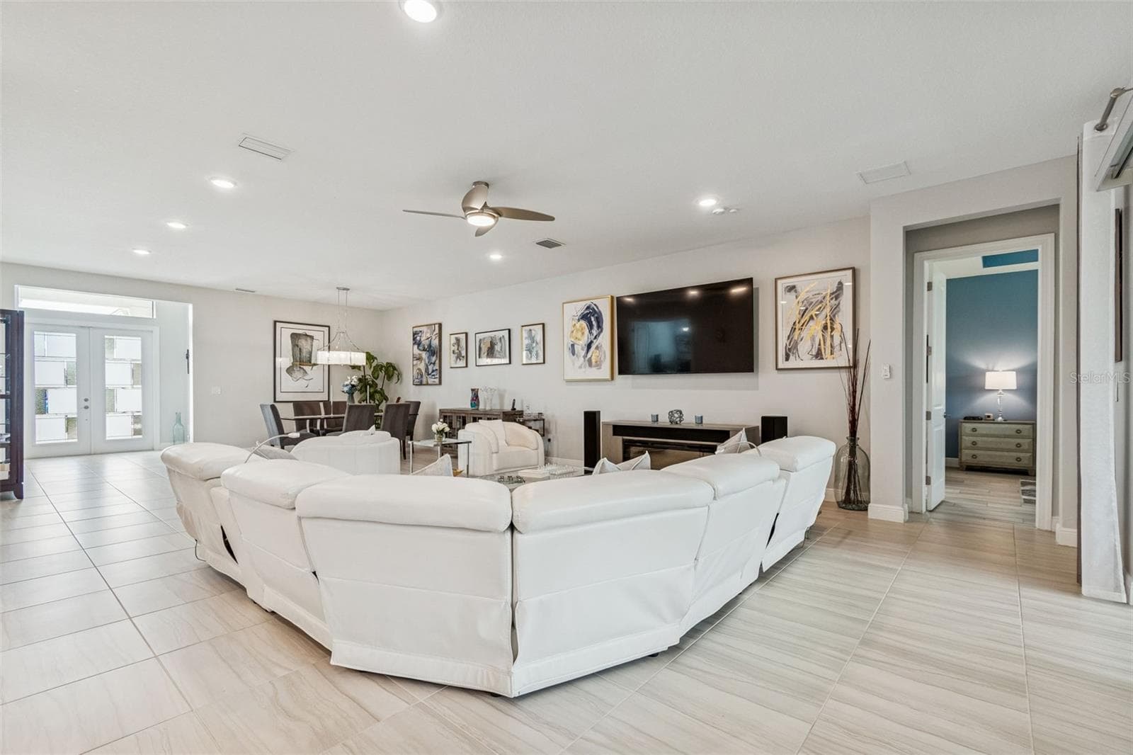 Single Family Residence at 4952 SURFSIDE CIR, BRADENTON, photo 17 of 100