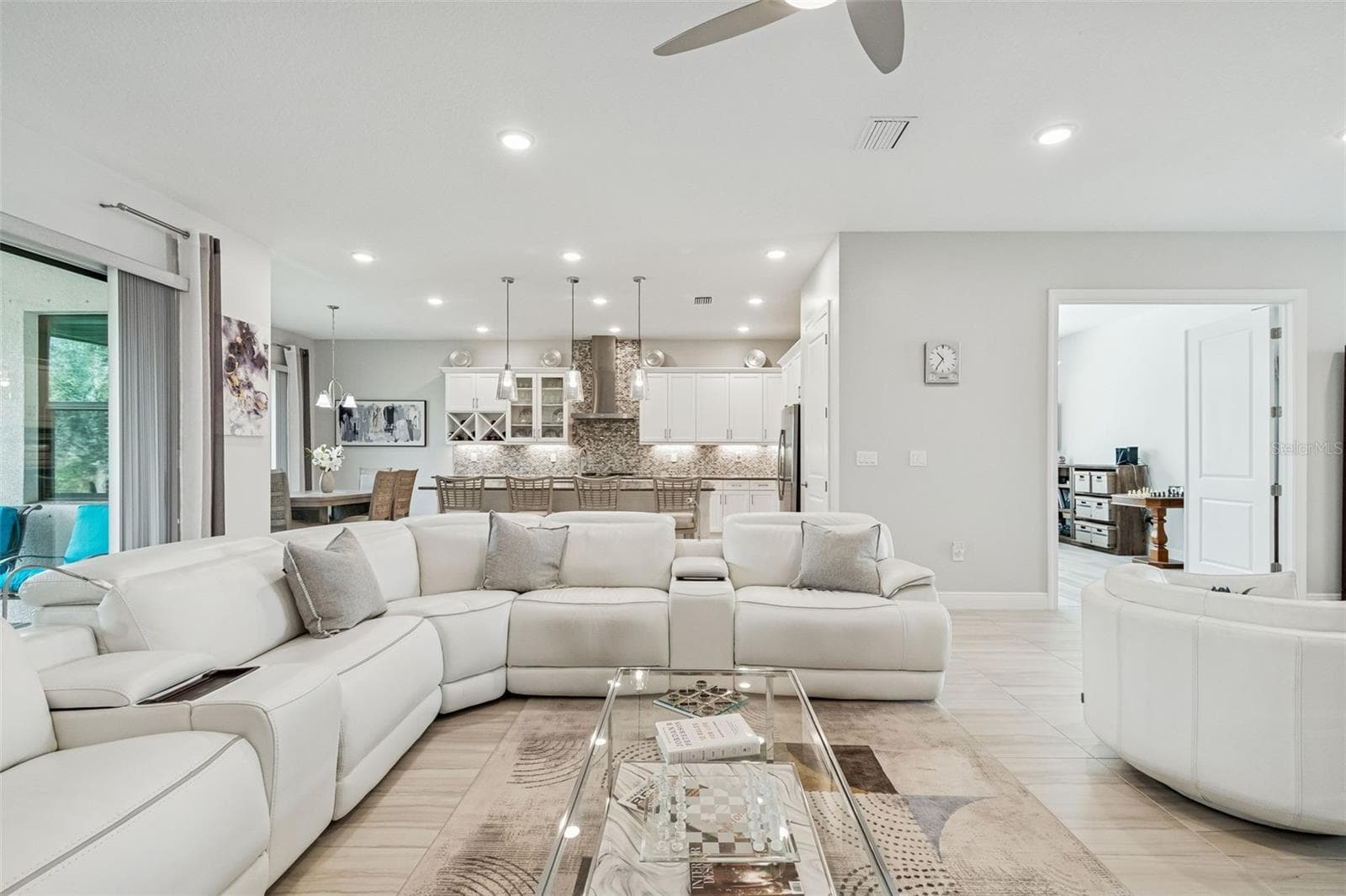 Single Family Residence at 4952 SURFSIDE CIR, BRADENTON, photo 20 of 100