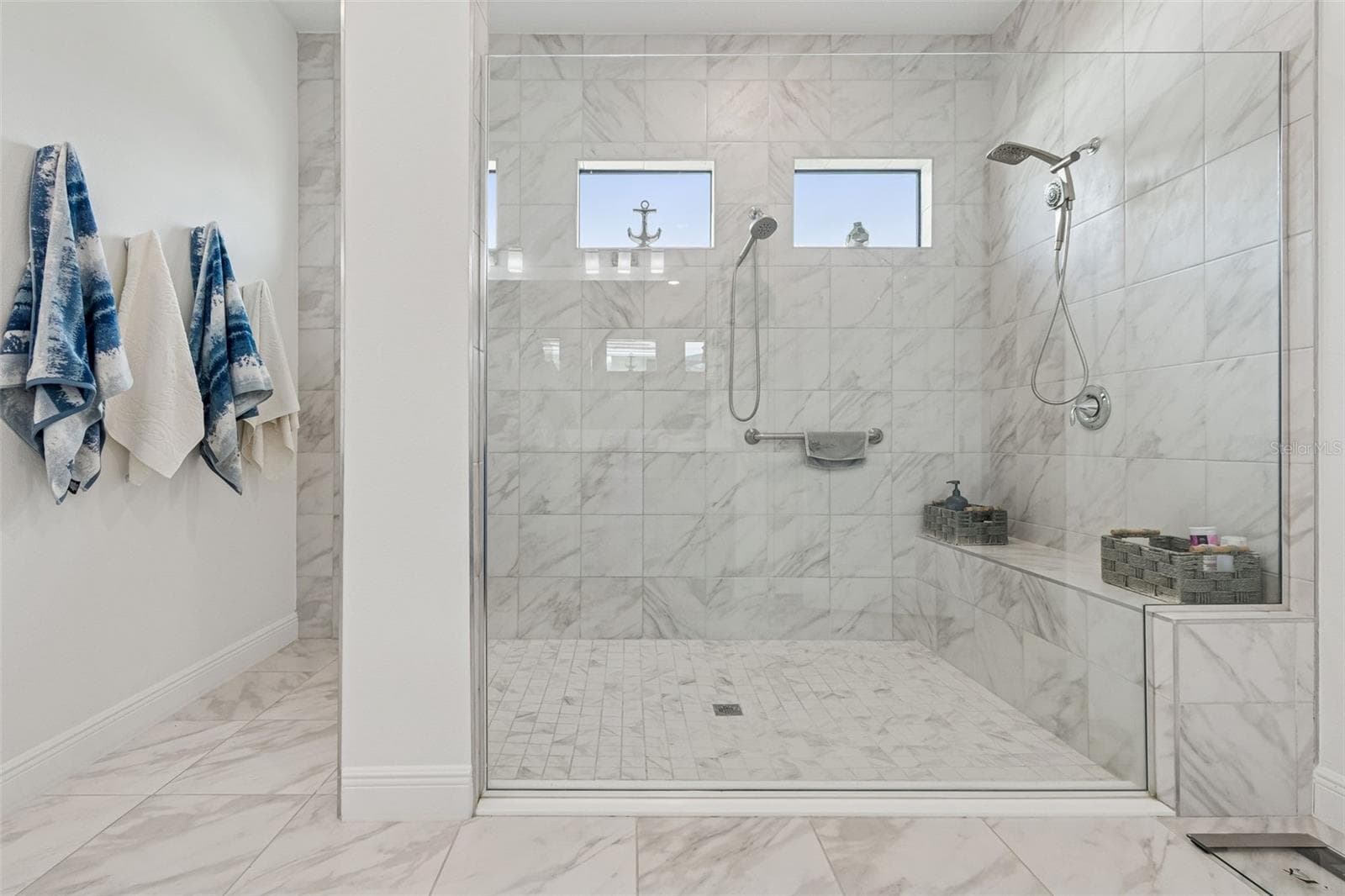 Primary Bathroom - 4952 SURFSIDE CIR, BRADENTON