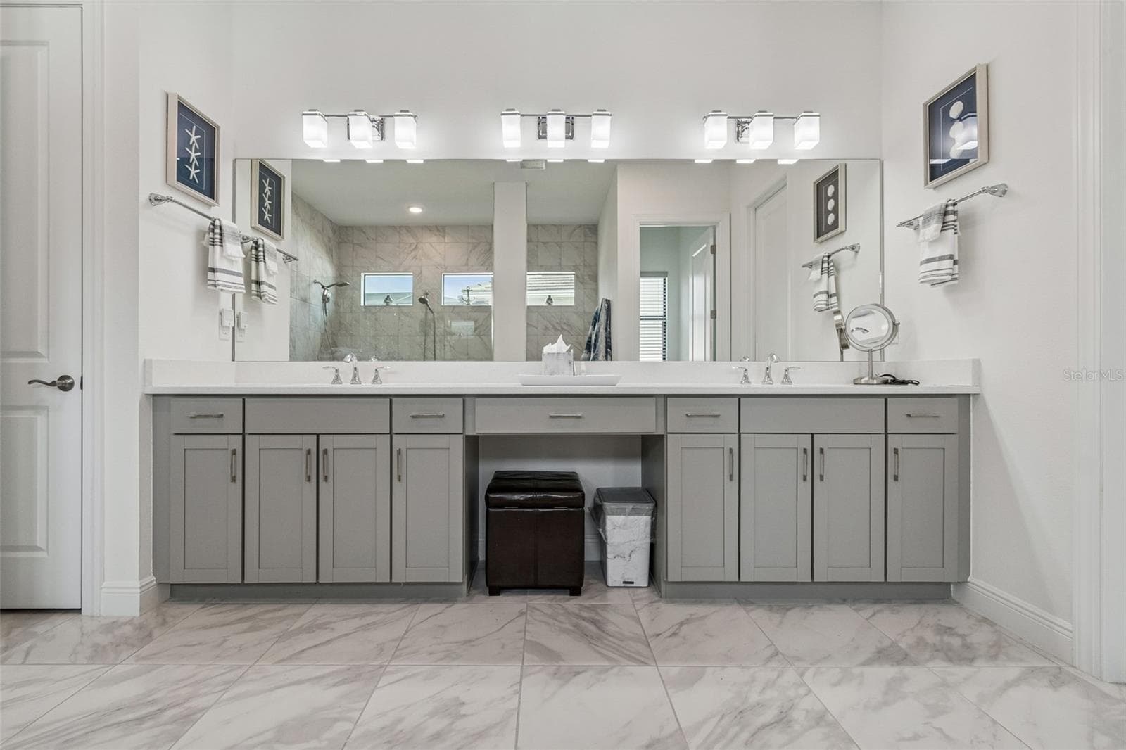 Primary Bathroom - 4952 SURFSIDE CIR, BRADENTON