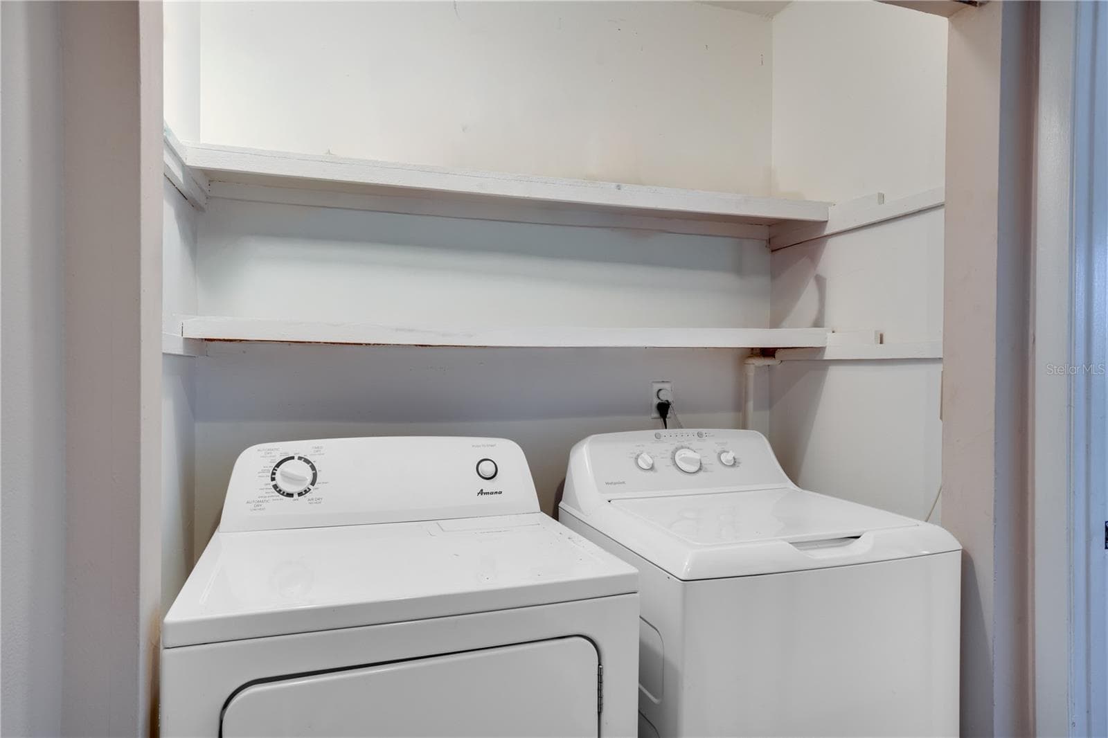Washer & Dryer upstairs in between both bedrooms - 6315 NEWTOWN CIR #15B3, TAMPA