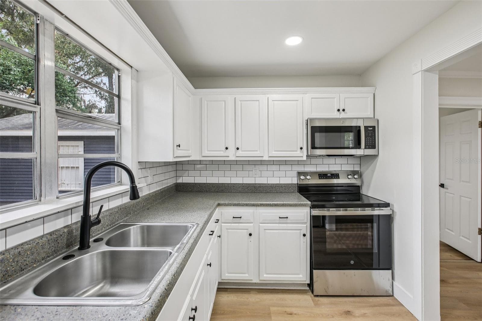 Single Family Residence at 5808 N 17TH ST, TAMPA, photo 5 of 29