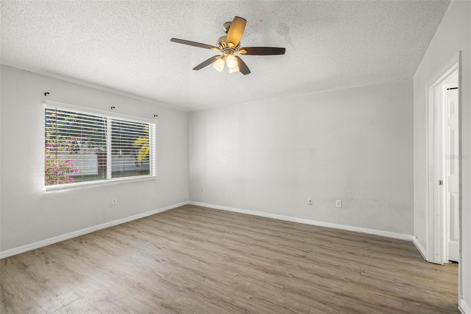 Single Family Residence at 6114 SCHOOL HOUSE CT, WESLEY CHAPEL, photo 14 of 37