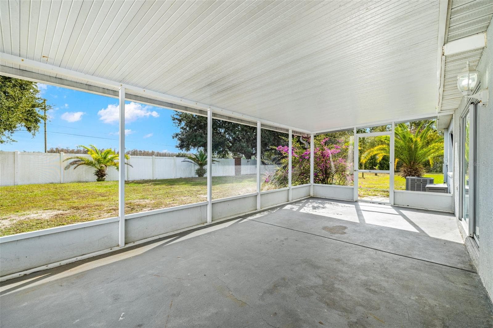 Single Family Residence at 6114 SCHOOL HOUSE CT, WESLEY CHAPEL, photo 23 of 37