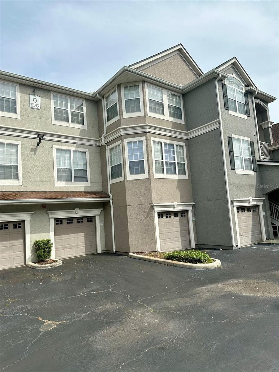 3373 S KIRKMAN RD #939