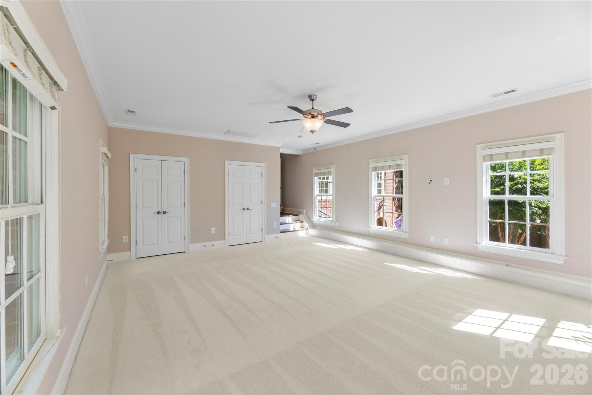 Oversized bedroom above garage with easy access to renovated full bath - Charlotte